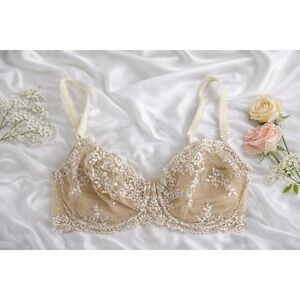 Wacoal 65191 Embrace Lace Bra Size 34DD Underwire Unlined Beige White